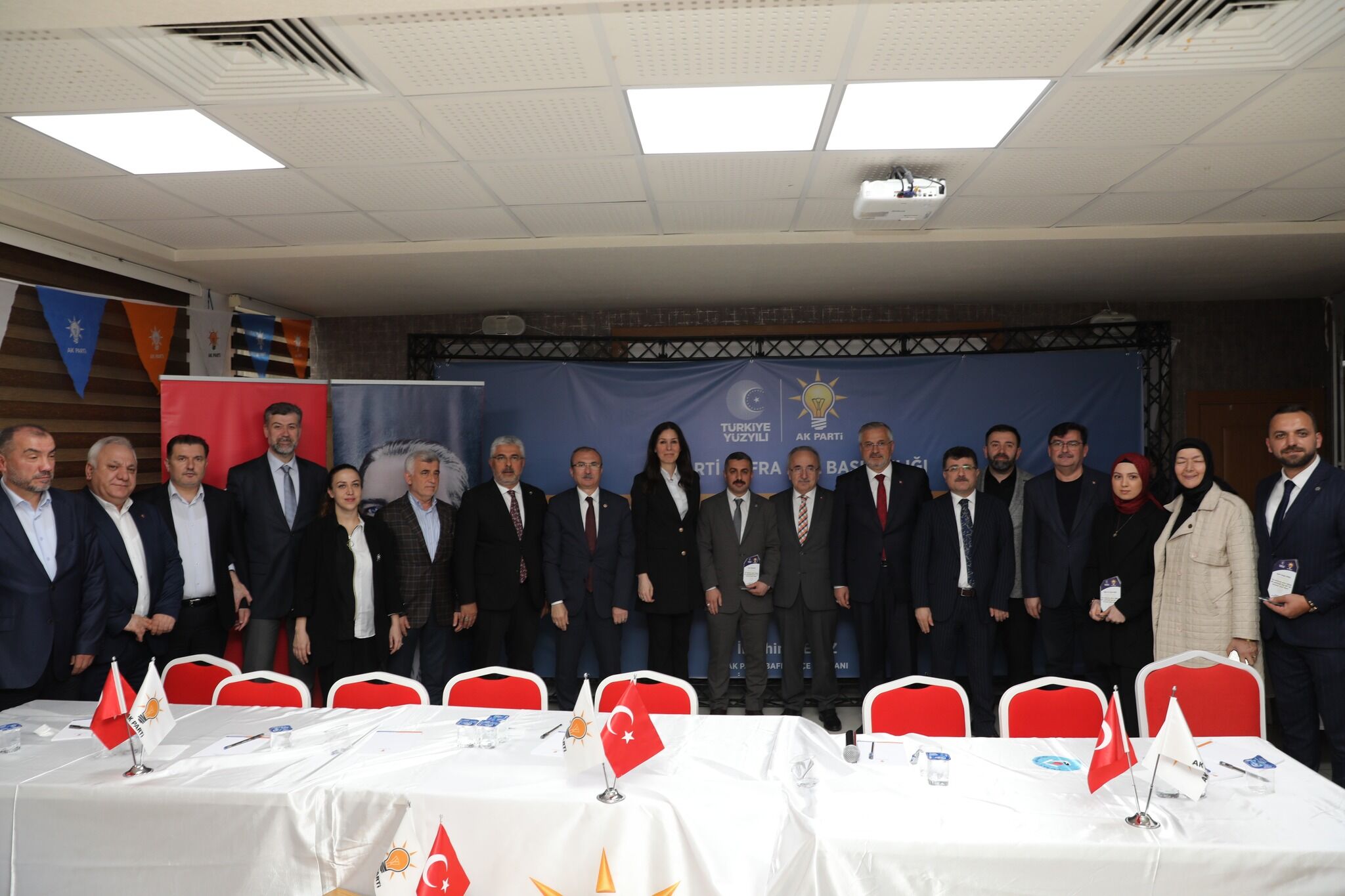 Ak Parti Bafra İlçe Danışma Meclisi Toplantısı Yoğun Katılımla Gerçekleştirildi (12)
