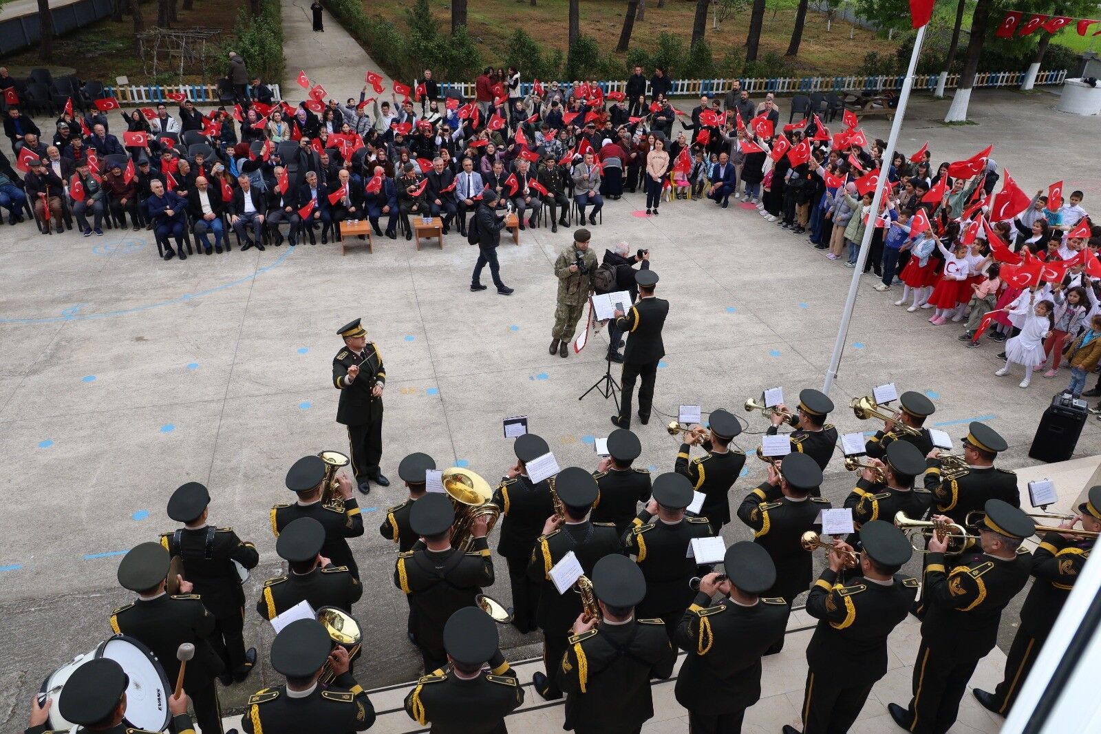 Bafra'da Askeri Bandodan Öğrencilere Özel Konser (2)
