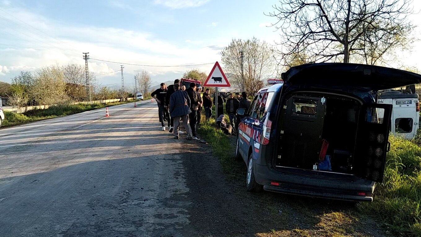 Bafra'da Minibüs Takla Attı 1 Ölü, 2 Yaralı (1)