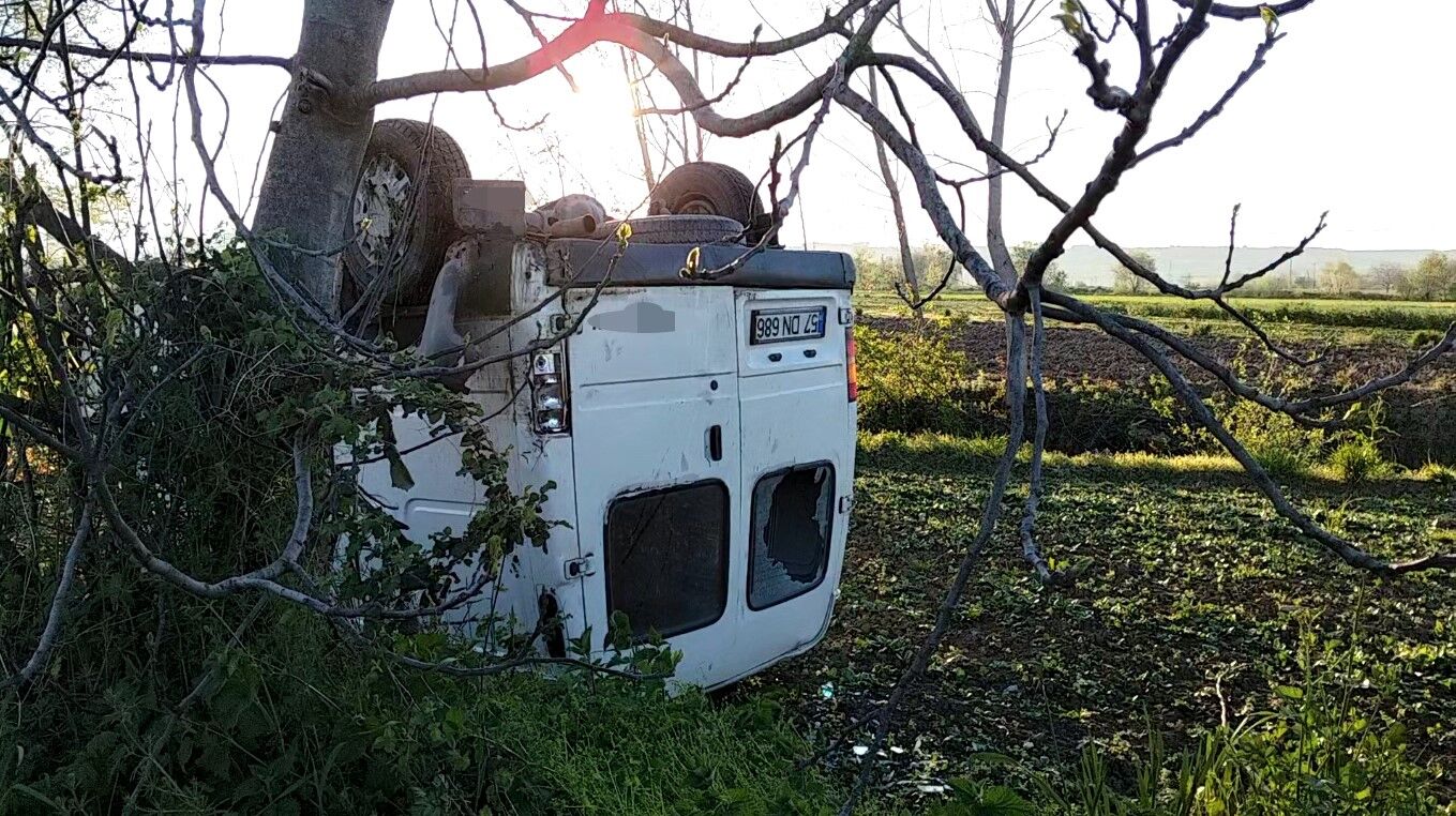 Bafra'da Minibüs Takla Attı 1 Ölü, 2 Yaralı (5)