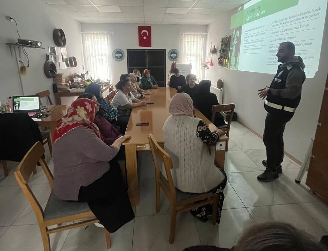 Halk Eği̇ti̇m Kursi̇yerleri̇ne Bağimlilikla İlgi̇li̇ Semi̇ner (5)