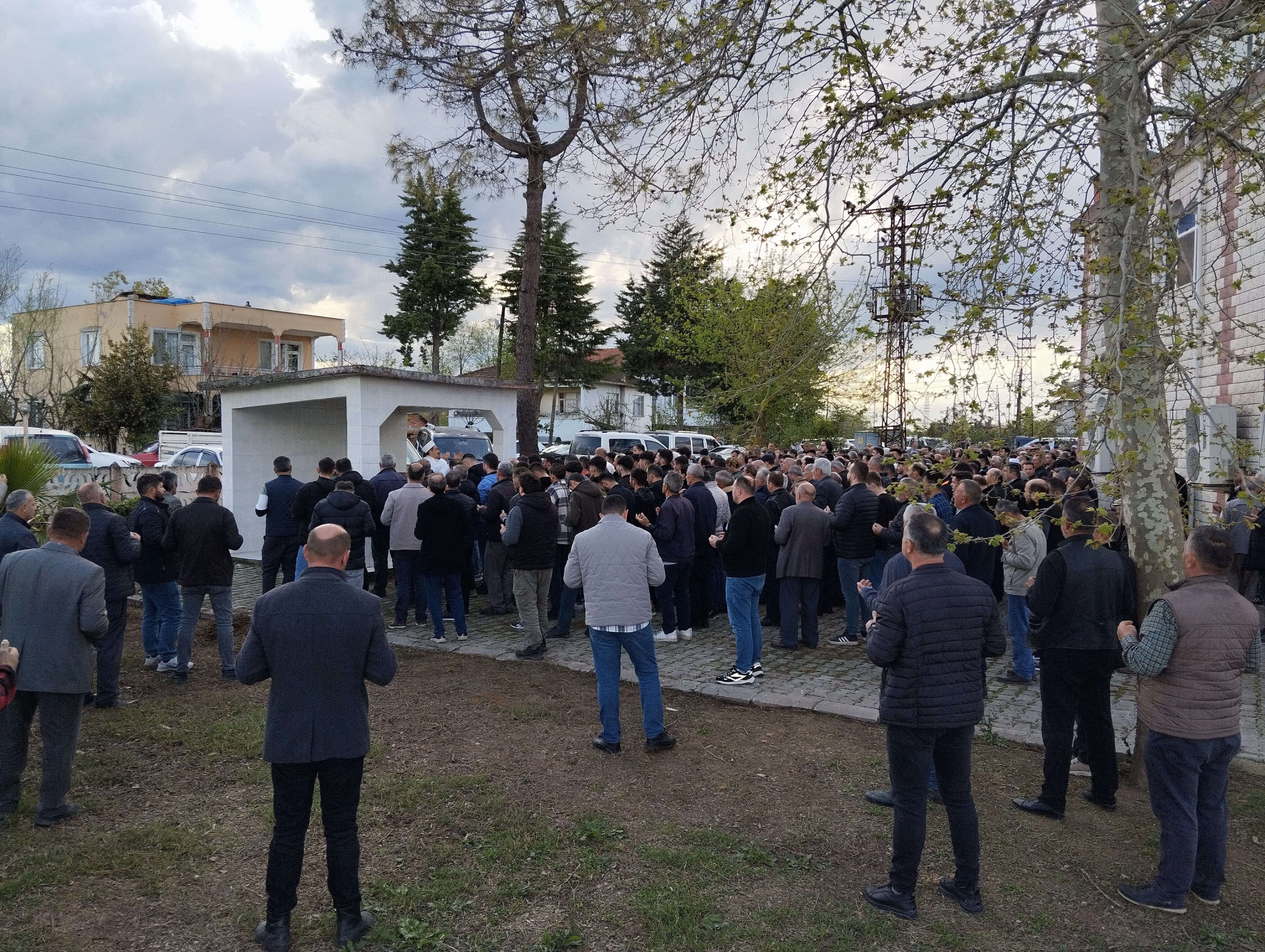 Kazada Hayatını Kaybeden Baba Oğul Toprağa Verildi (4)