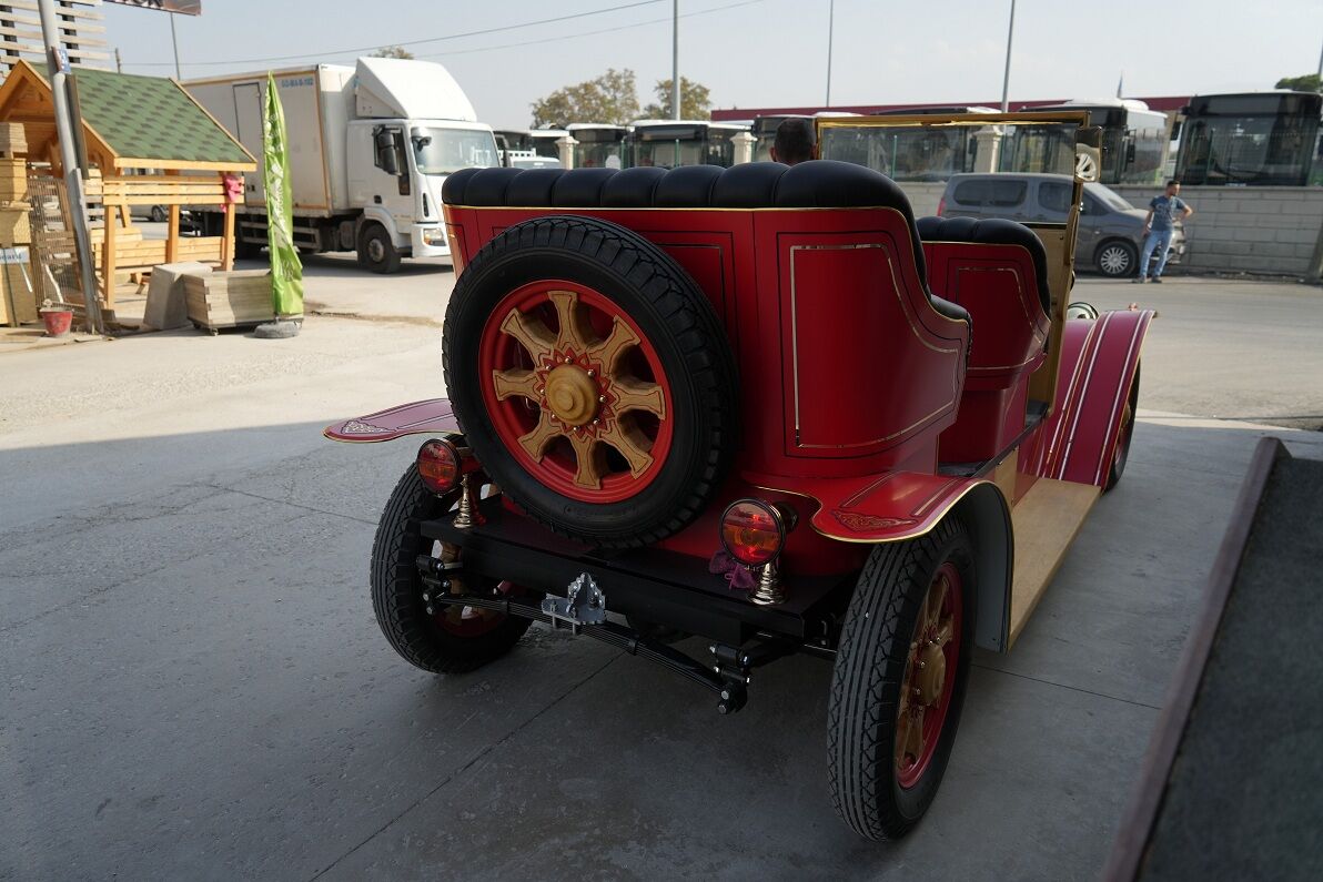 Nostalji Aşığı Genç 1925 Model Otomobilin Elektriklisini Yaptı (4)