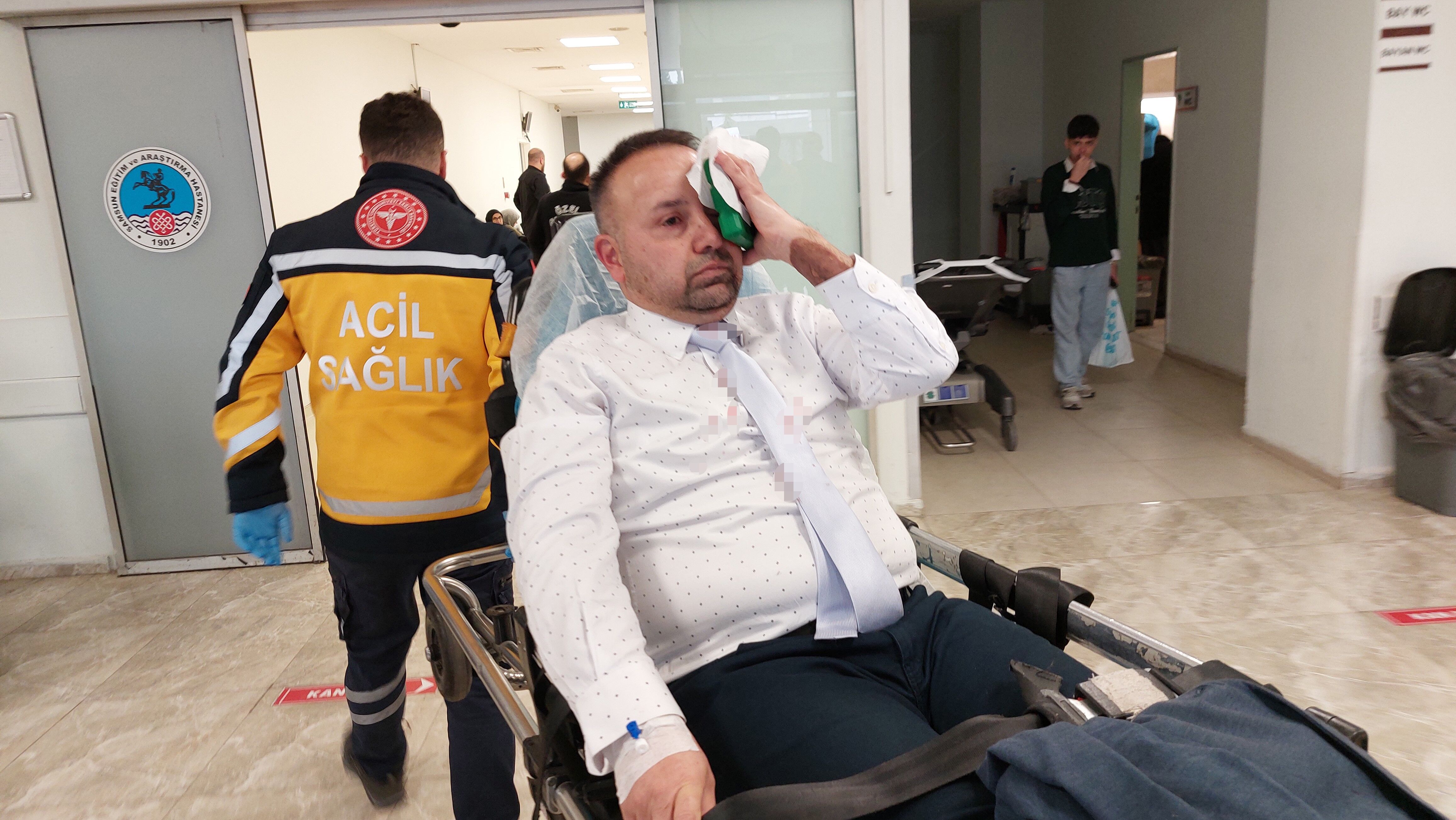 Okuldan Atılan Öğrenci Okula Gelip Nöbetçi Öğretmene Saldırarak Hastanelik Etti1