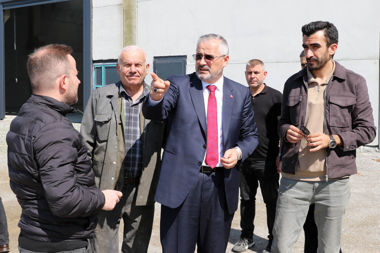 Orta Ölçekli Sanayi Sitesi A Blokta Tapu Zamanı (2)