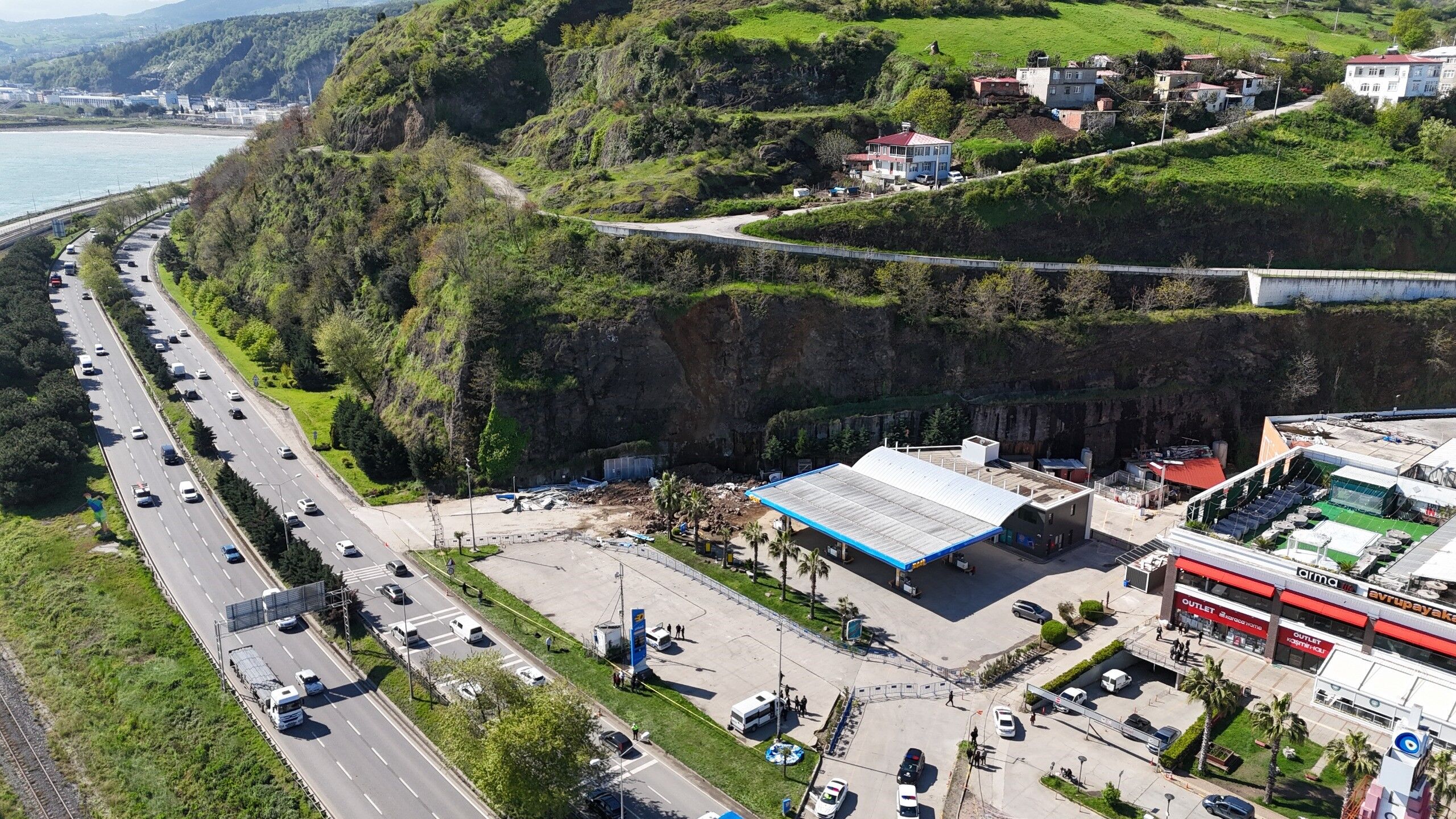 Samsun'da 3 Kişinin Öldüğü Heyelan Bölgesi Havadan Görüntülendi (1)