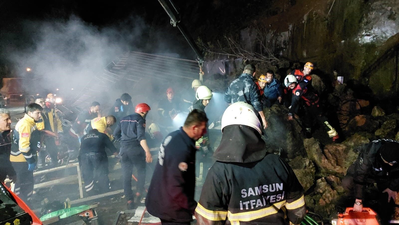Samsun'da Heyelan (1)