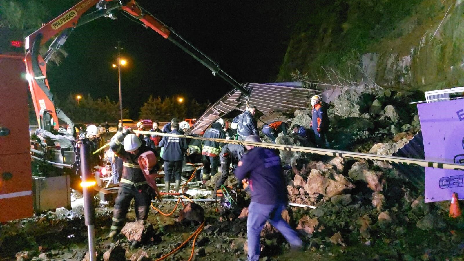 Samsun'da Heyelan (5)