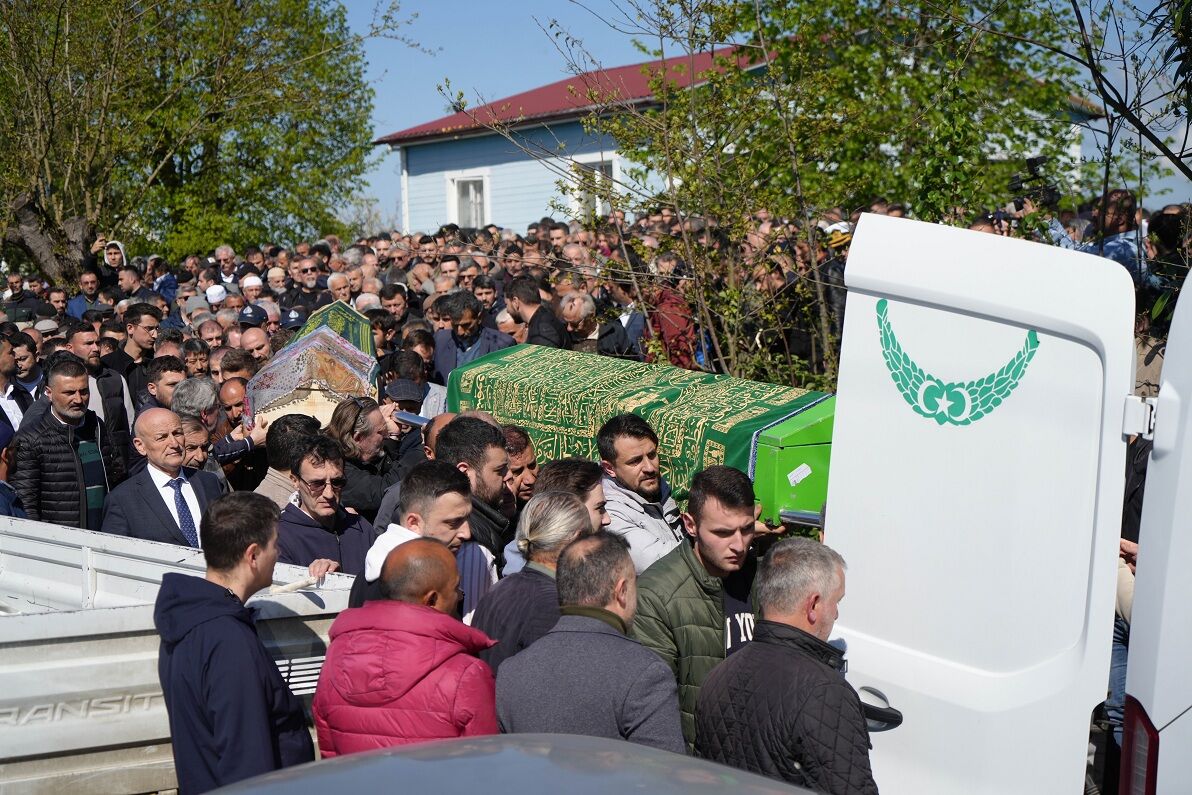 Samsun'da Heyelan Kurbanı Baba Ve Evlatları İçin Yürek Yakan Veda