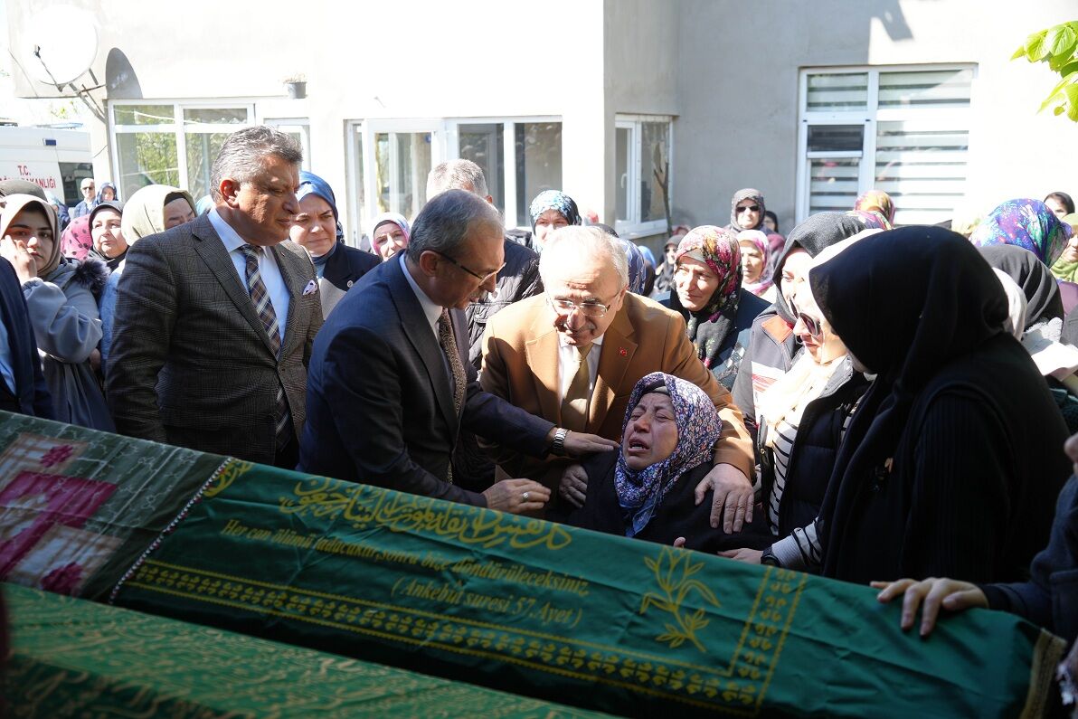 Samsun'da Heyelan Kurbanı Baba Ve Evlatları İçin Yürek Yakan Veda2