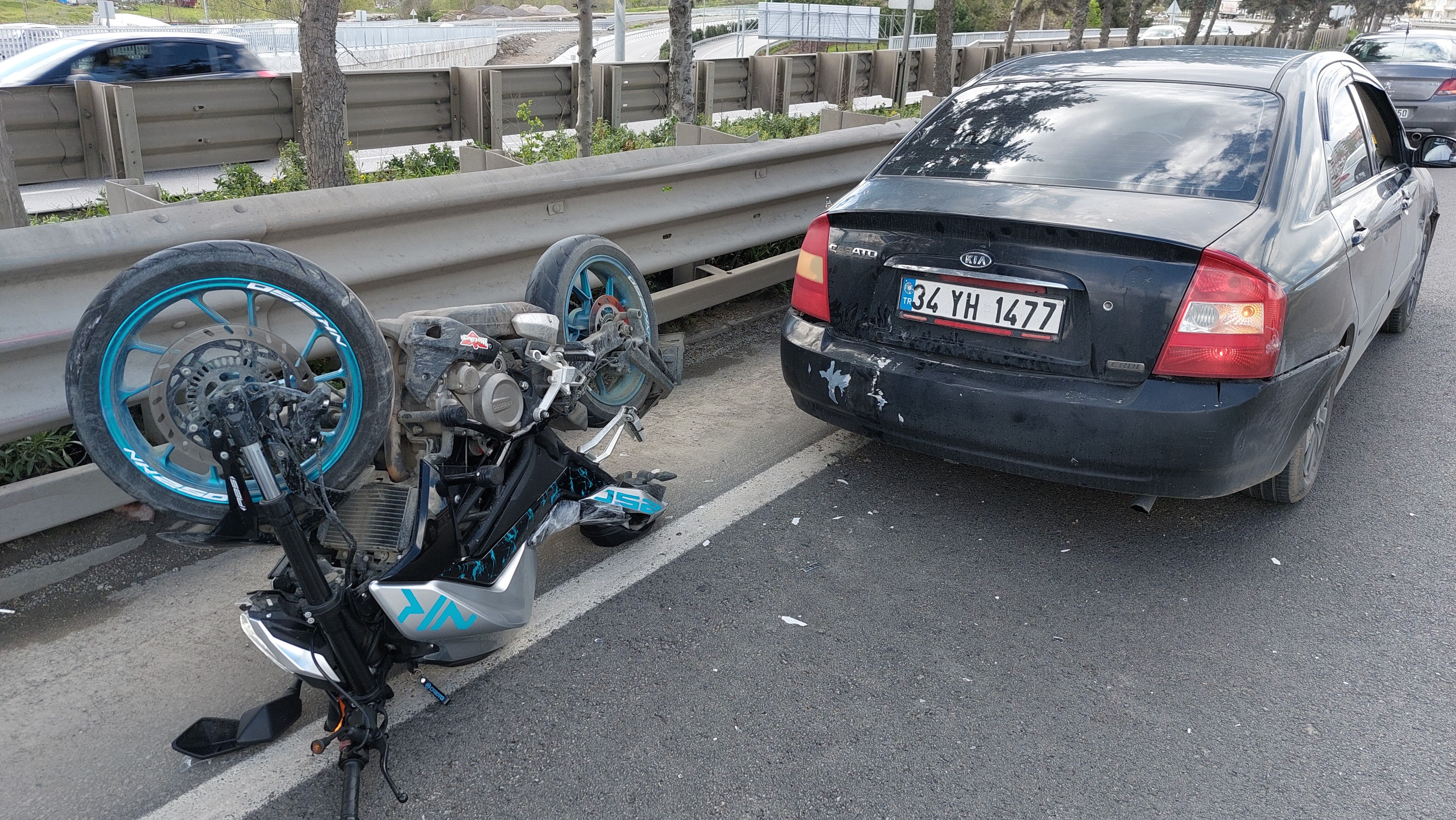 Samsun'da Motosiklet Otomobile Çarptı1