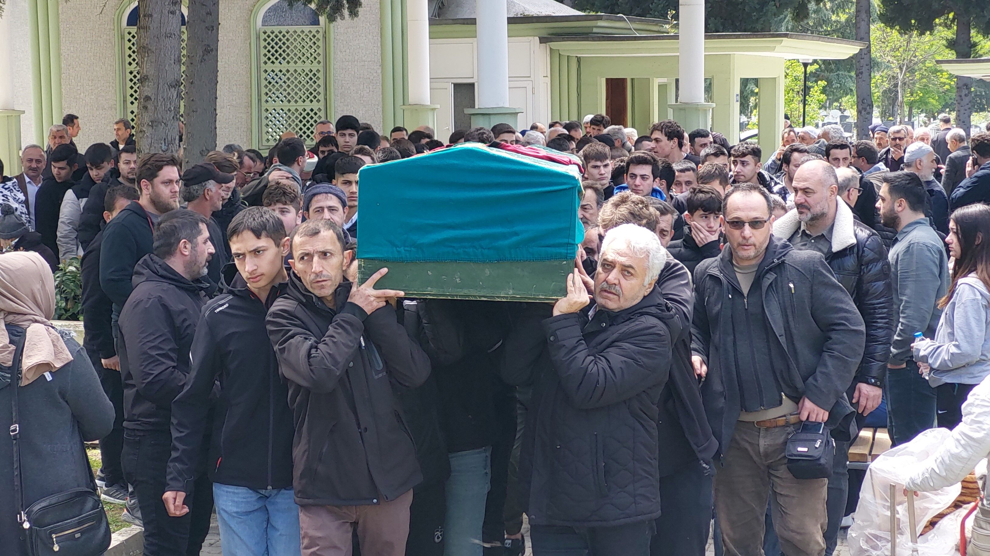 Samsun’da Staj Yaptığı Inşaatta Düşerek Hayatını Kaybeden Lise Öğrencisi Toprağa Verildi3