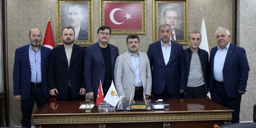 Şükrü Neiş, Düzenlenen Bir Törenle Yeniden Ak Parti'ye Katıldı