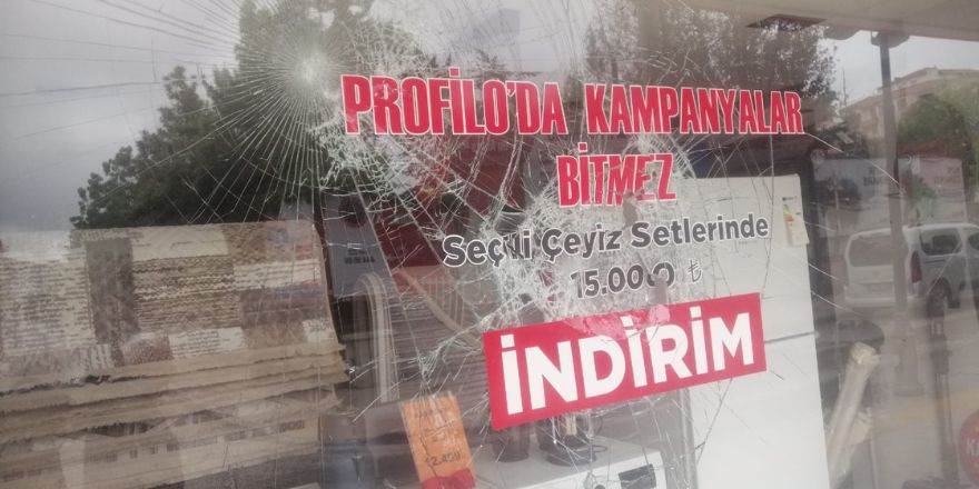 Bafra Tekel Caddesi’nde 8 İş Yerinin Camları Kırıldı (6)