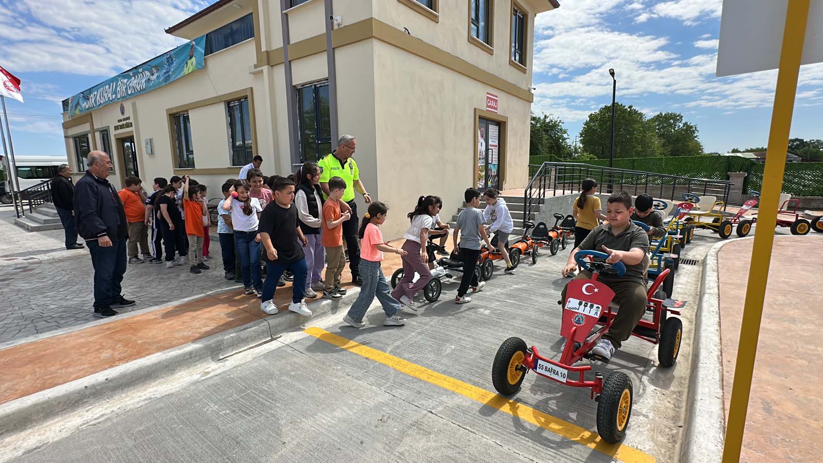 Bafra'da Çocuk Trafik Eğitim Parkı, Miniklere Kapılarını Açtı (3)