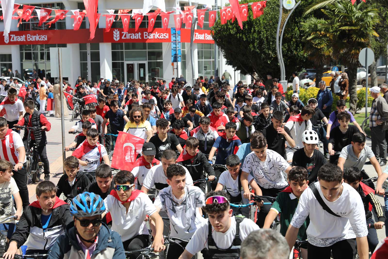 Bafra’da Gençlerin 19 Mayıs Coşkusu Pedallara Yansıdı (3)