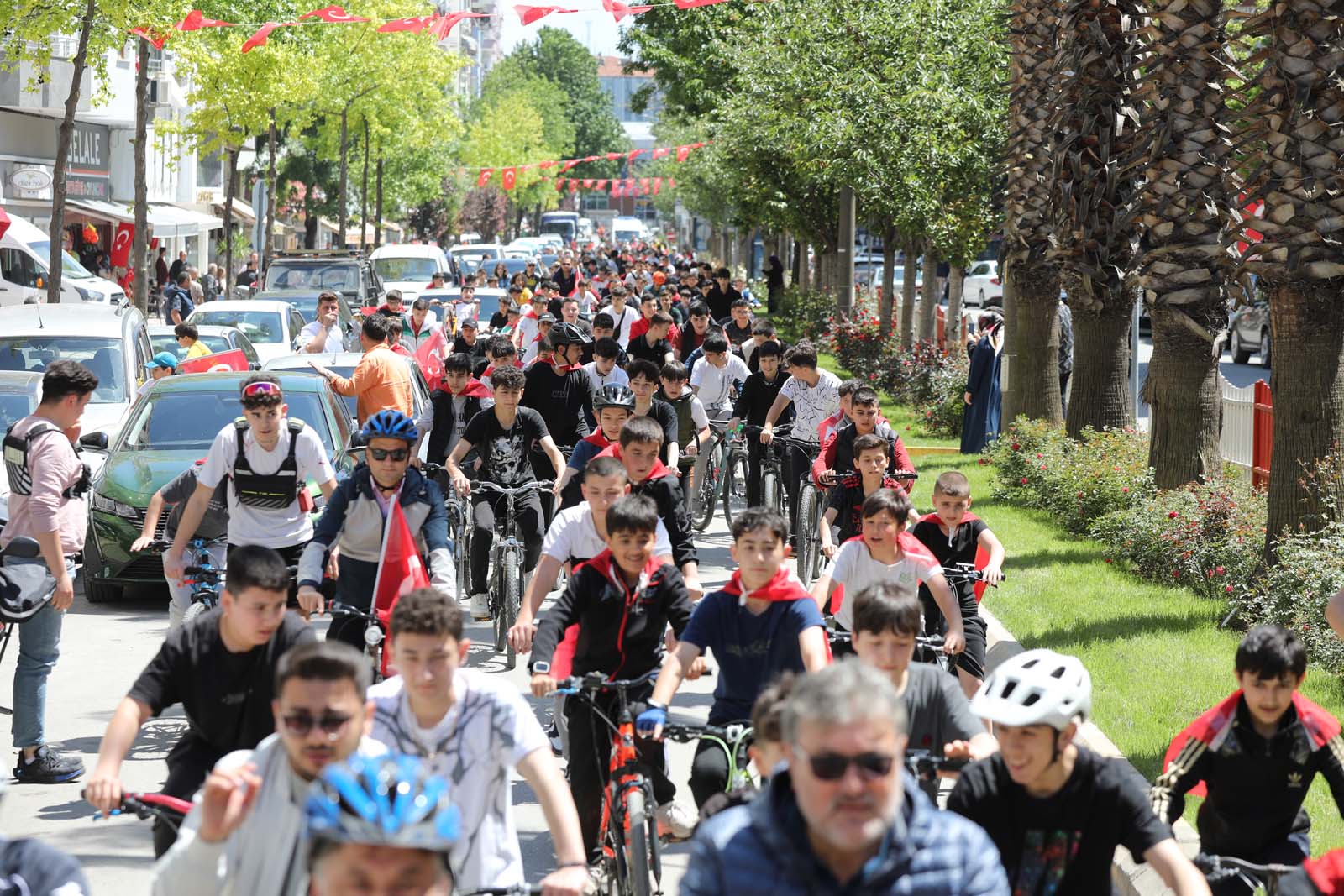Bafra’da Gençlerin 19 Mayıs Coşkusu Pedallara Yansıdı (5)