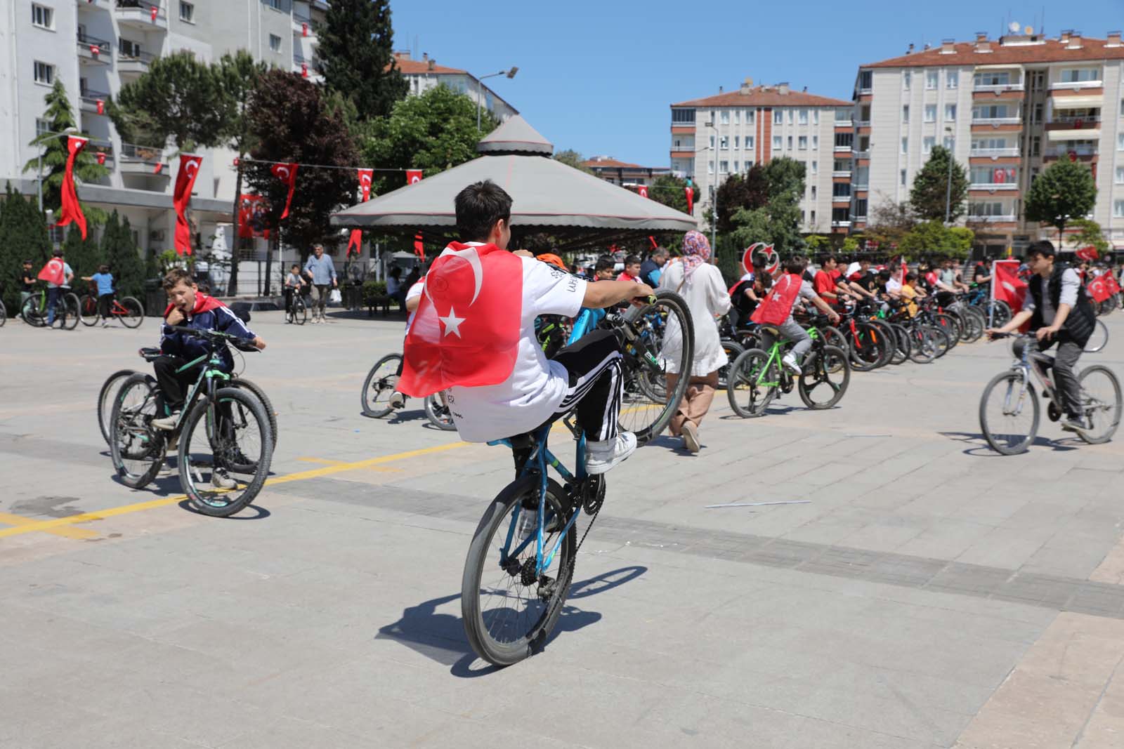 Bafra’da Gençlerin 19 Mayıs Coşkusu Pedallara Yansıdı (6)