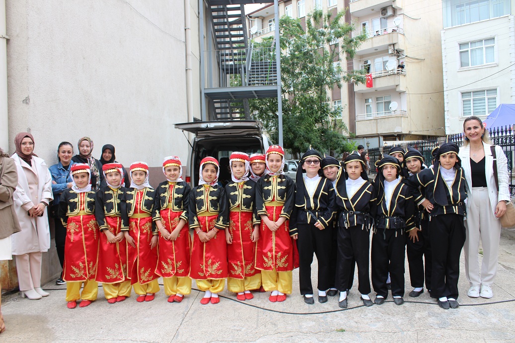Bafra’da Halk Eğitim Merkezinin Yıl Sonu Sergisine Muhteşem Açılış (1)