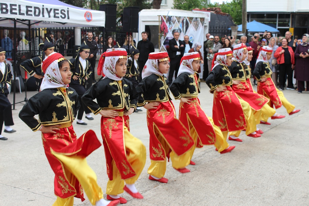 Bafra’da Halk Eğitim Merkezinin Yıl Sonu Sergisine Muhteşem Açılış (5)