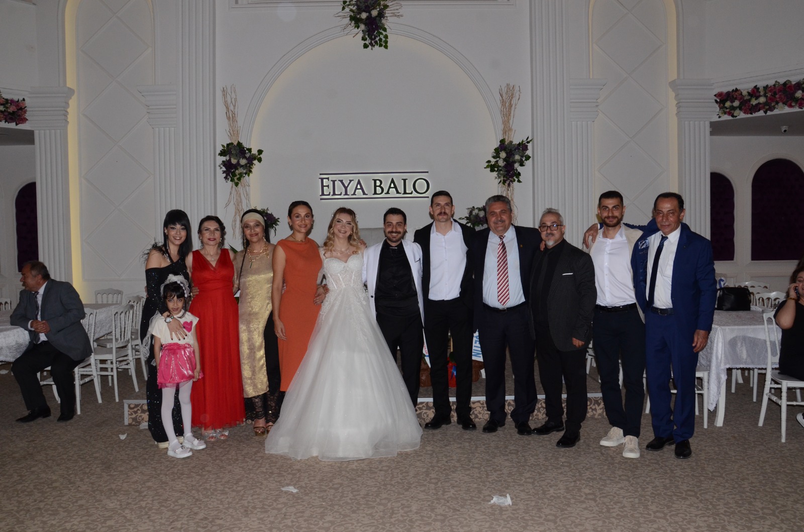 Beduh Cezairli Ile Gamze Nazlı Görkemli Bir Törenle Dünyaevine Girdi (1)
