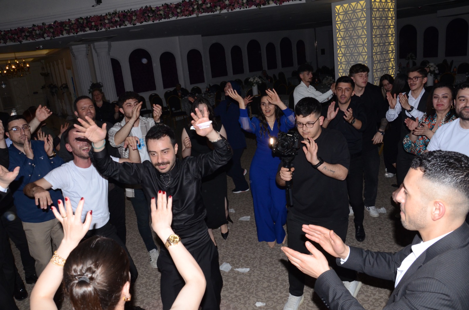 Beduh Cezairli Ile Gamze Nazlı Görkemli Bir Törenle Dünyaevine Girdi (14)