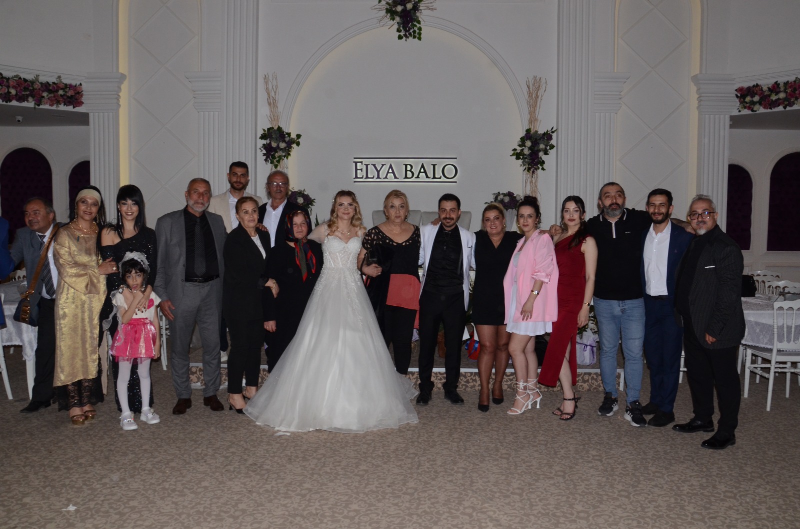 Beduh Cezairli Ile Gamze Nazlı Görkemli Bir Törenle Dünyaevine Girdi (16)