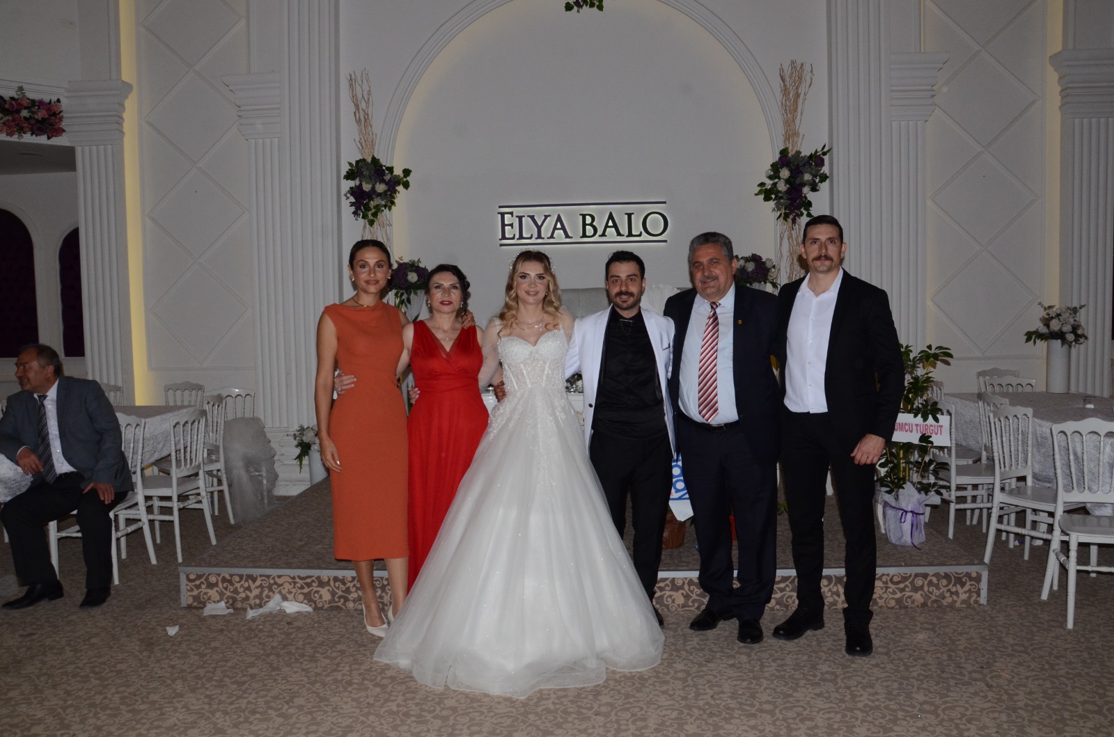Beduh Cezairli Ile Gamze Nazlı Görkemli Bir Törenle Dünyaevine Girdi (20)