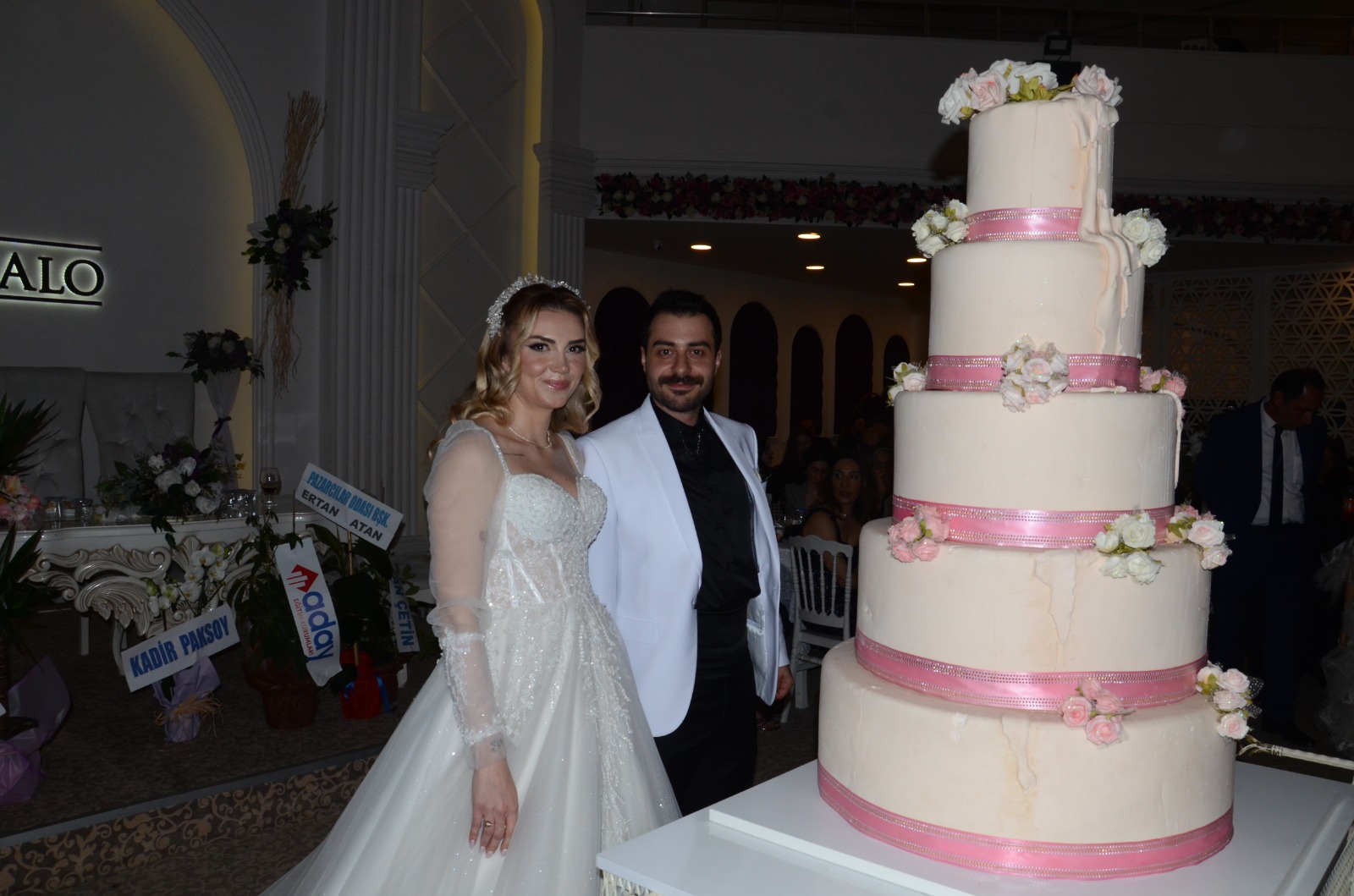 Beduh Cezairli Ile Gamze Nazlı Görkemli Bir Törenle Dünyaevine Girdi (5)