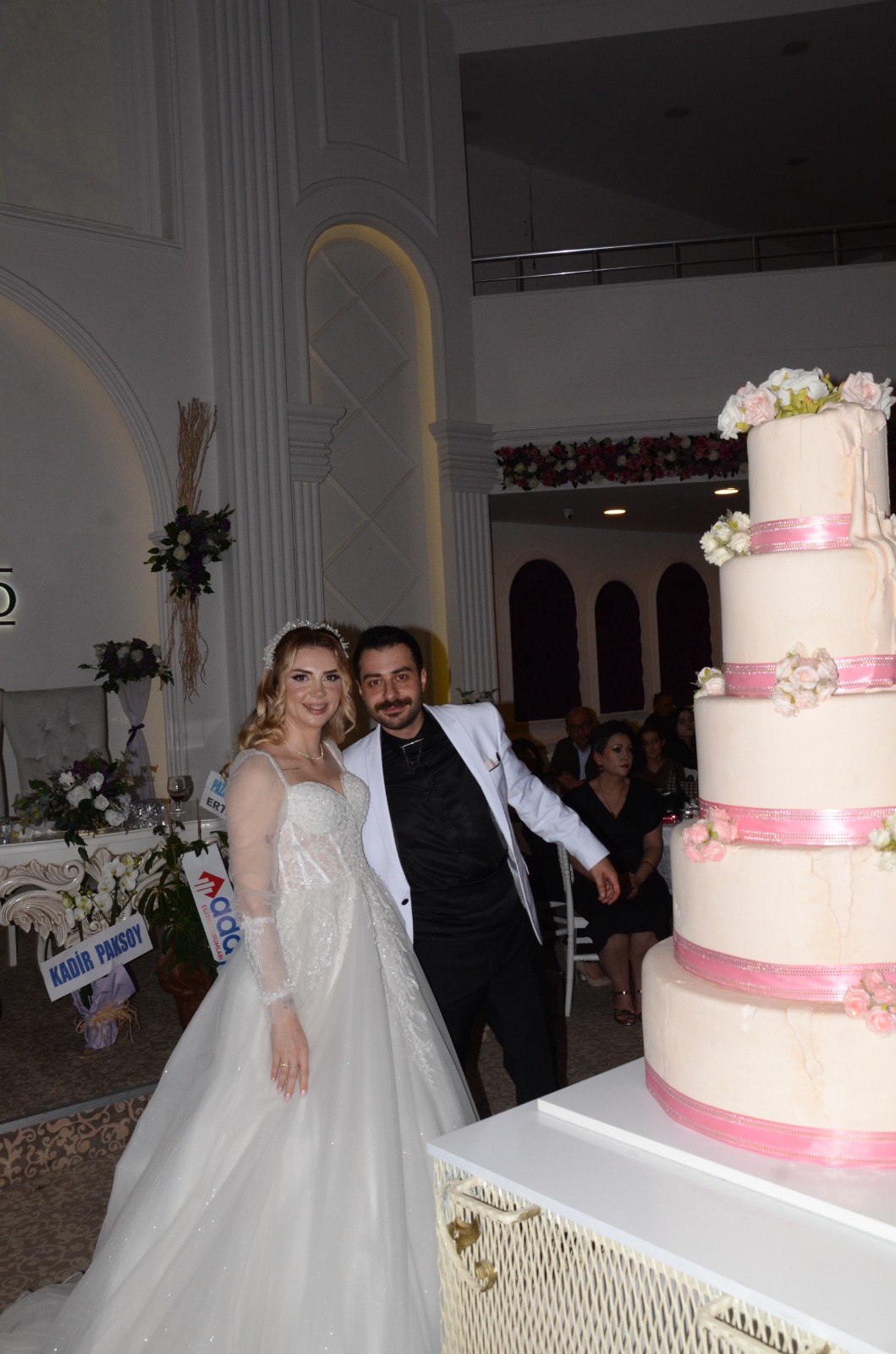 Beduh Cezairli Ile Gamze Nazlı Görkemli Bir Törenle Dünyaevine Girdi (6)