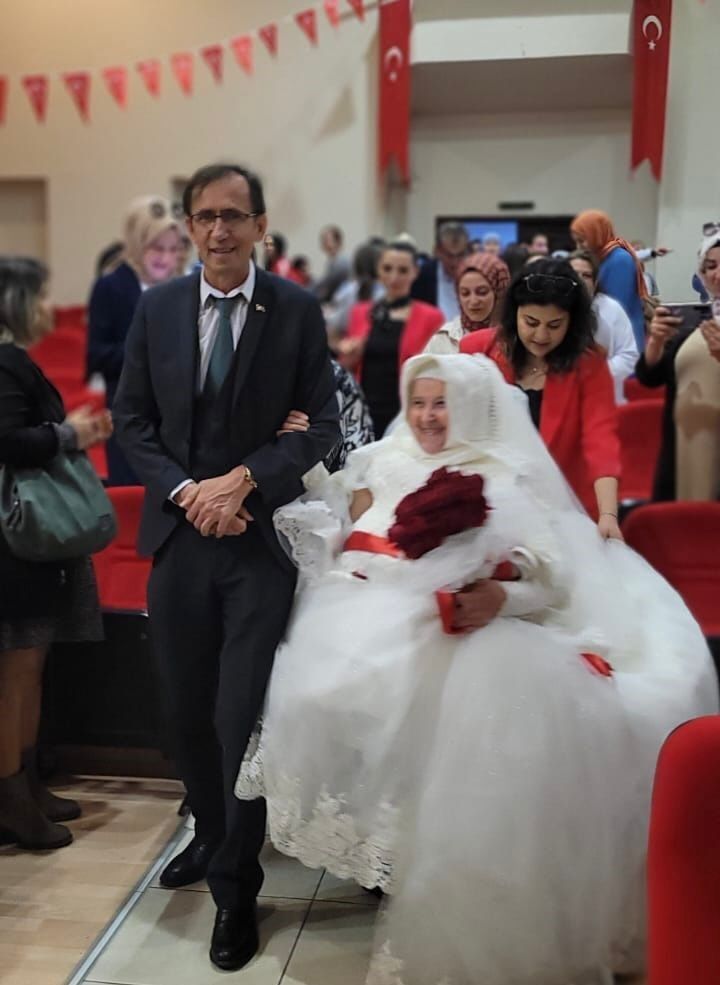 Gelinlik Giyme Hayali 65 Yaşında Gerçek Oldu2