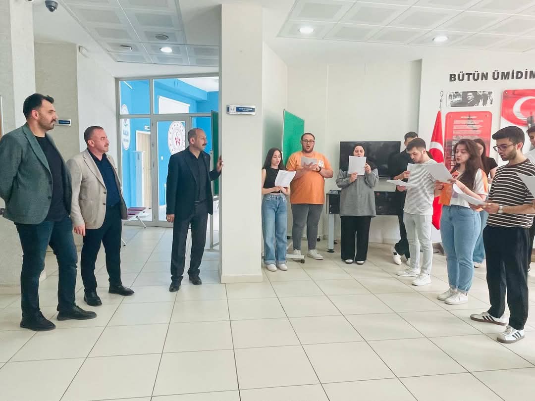 Gençlik İl Müdürü Feyzullah Dereci Alaçam'da Gençlerle Buluştu  (3)