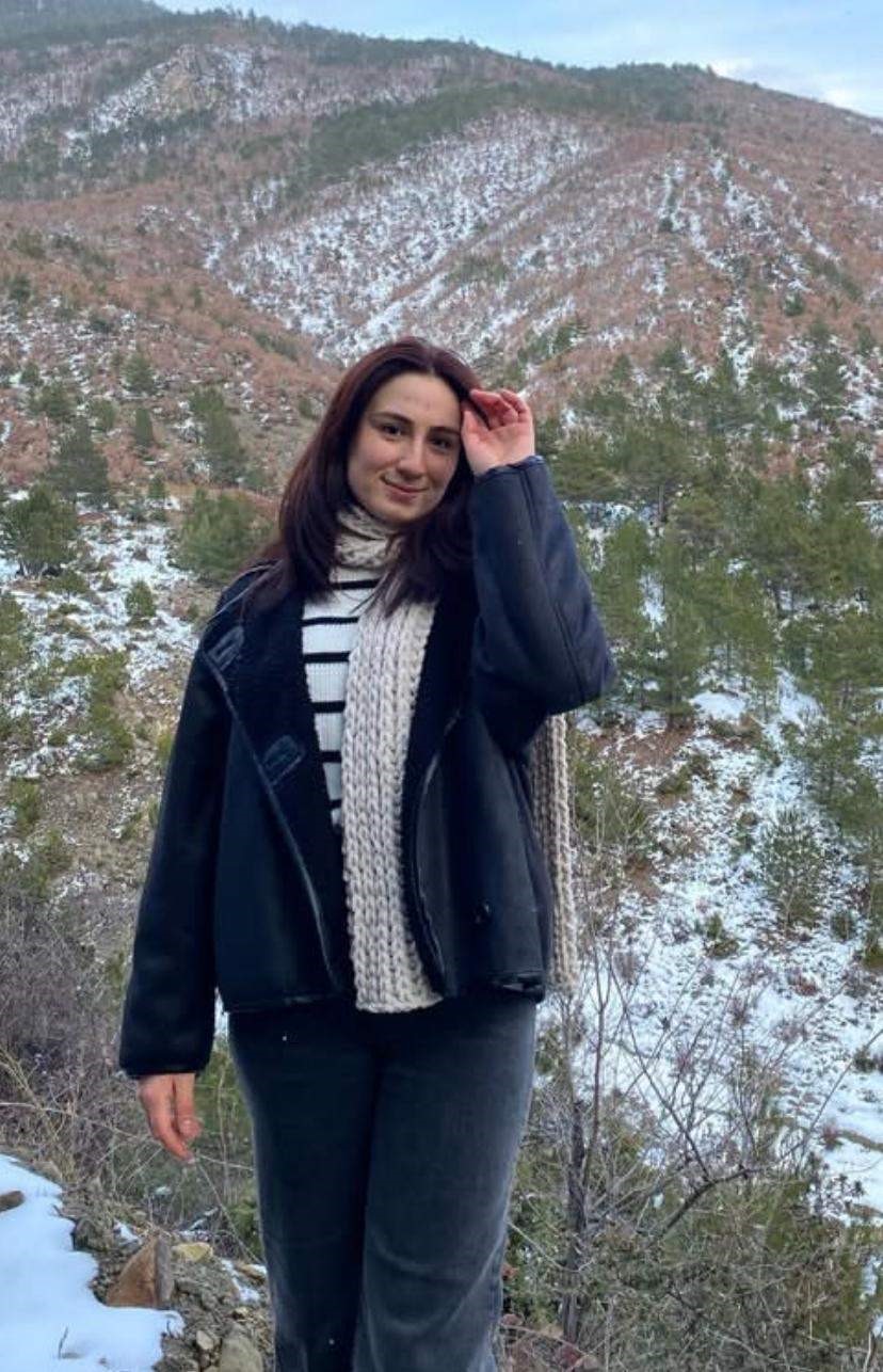 Minibüs Şarampole Yuvarlandı 1 Ölü, 4 Yaralı (1)