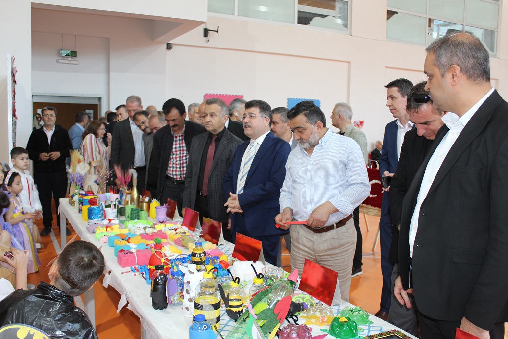 Miniklerden Büyük Mesaj Geri Dönüşüm Ve Dilimizin Zenginliği Sergisi Yoğun İlgi Gördü (2)