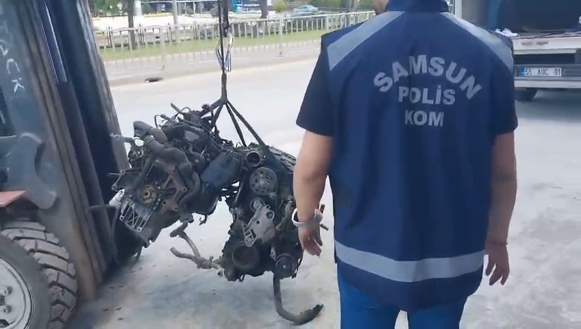 Samsun'da 13 Adet Gümrük Kaçağı Lüks Araç Motoru Ele Geçirildi1