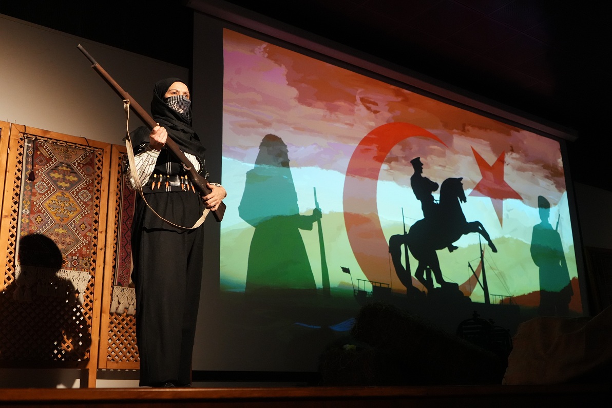 Samsun'da Tarihe Işık Tutan Defile (6)