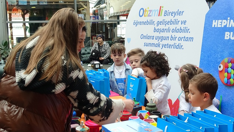 Samsunlu Anne Ve Çocuklardan Otizmli Çocuklara Destek (4)