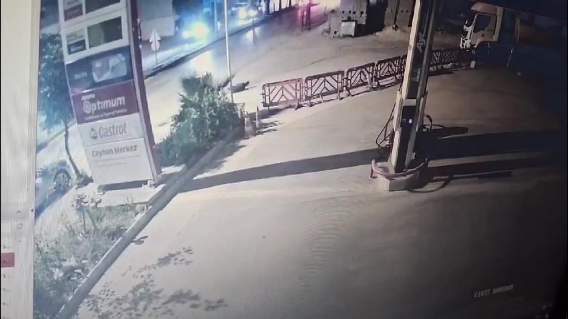 Sokakta Karşılaştığı Eski Kocasını Tabancayla Vurdu (3)
