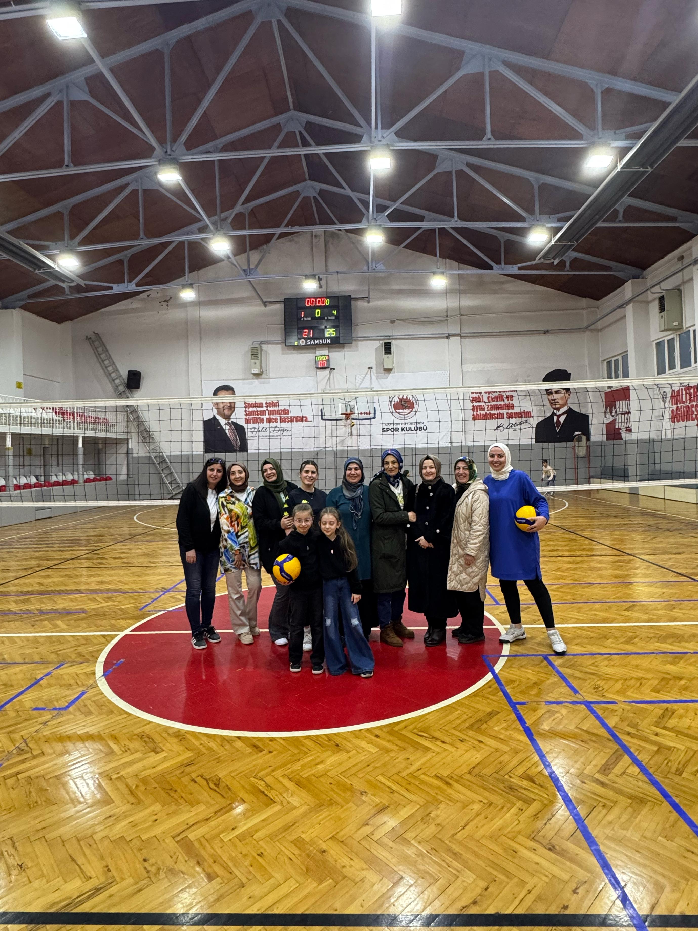Üçpınar İlköğretim Okulu Yeniden Voleybol Sahalarında (8)