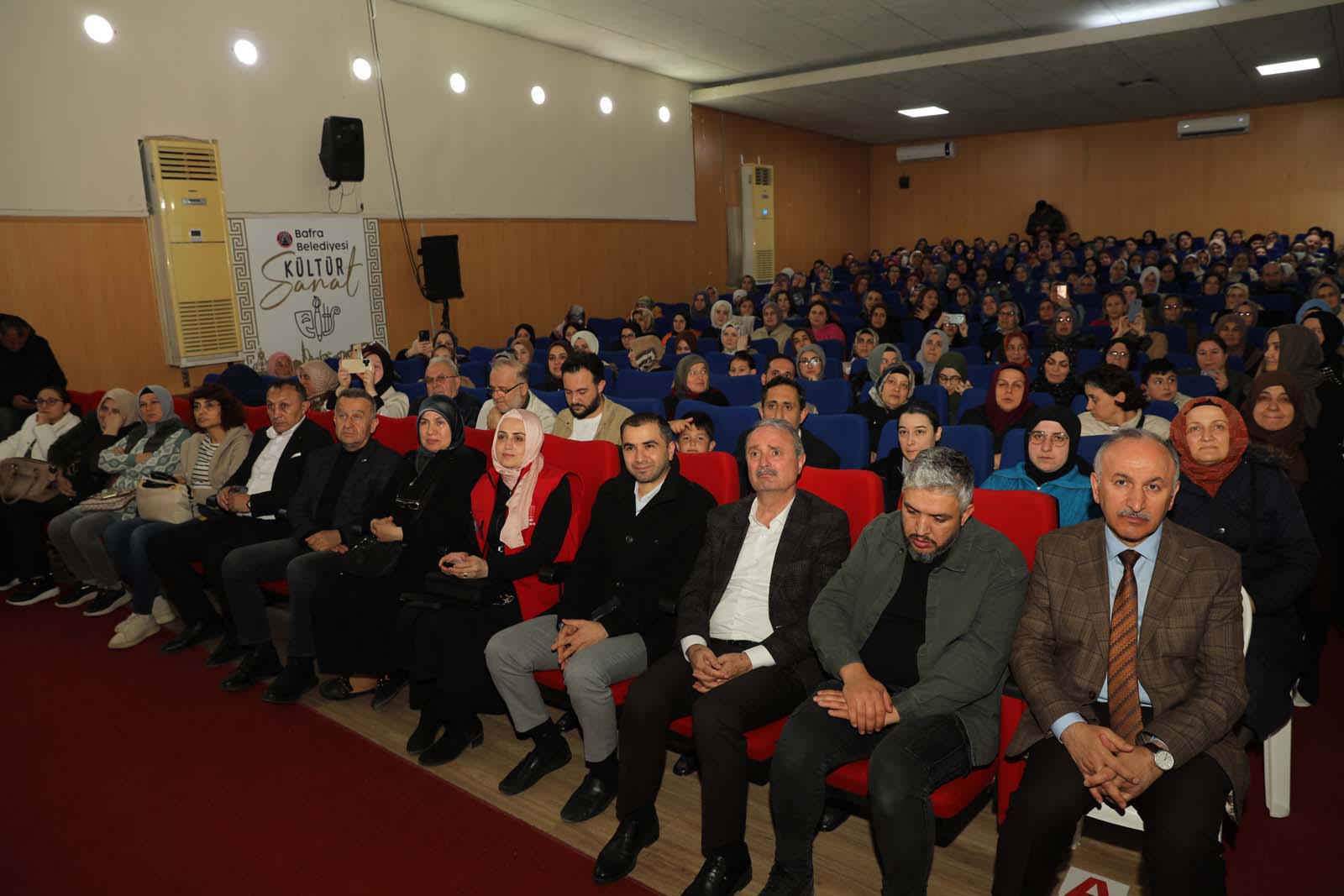 Uzman Ai̇le Danişmani Ve Yazar Sali̇ha Erdi̇m, Bafra’da Ebeveynlere Seslendi̇ (5)
