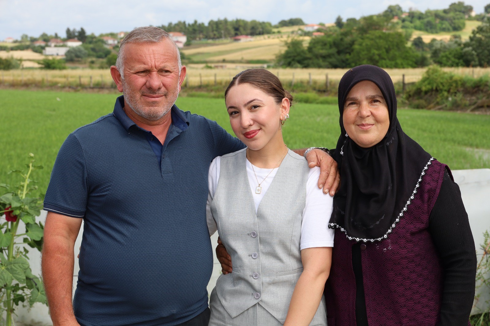 Babasının Mazbatası Iptal Edildi, Genç Kadın Muhtar Seçildi (2)