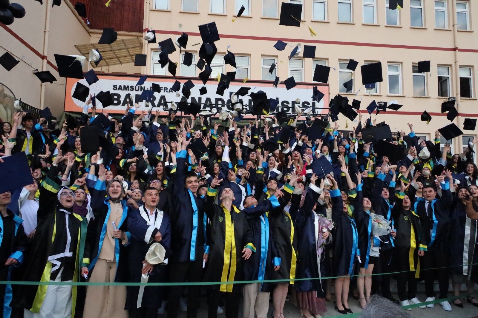 Bafra Anadolu Lisesi’nde Coşkulu Mezuniyet Töreni (1)