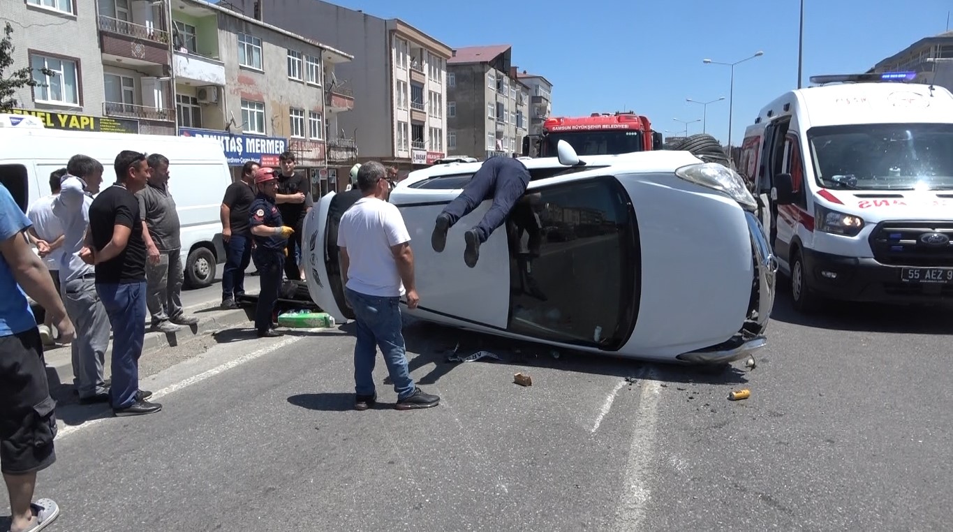 Bafra'da Otomobil Takla Attı2