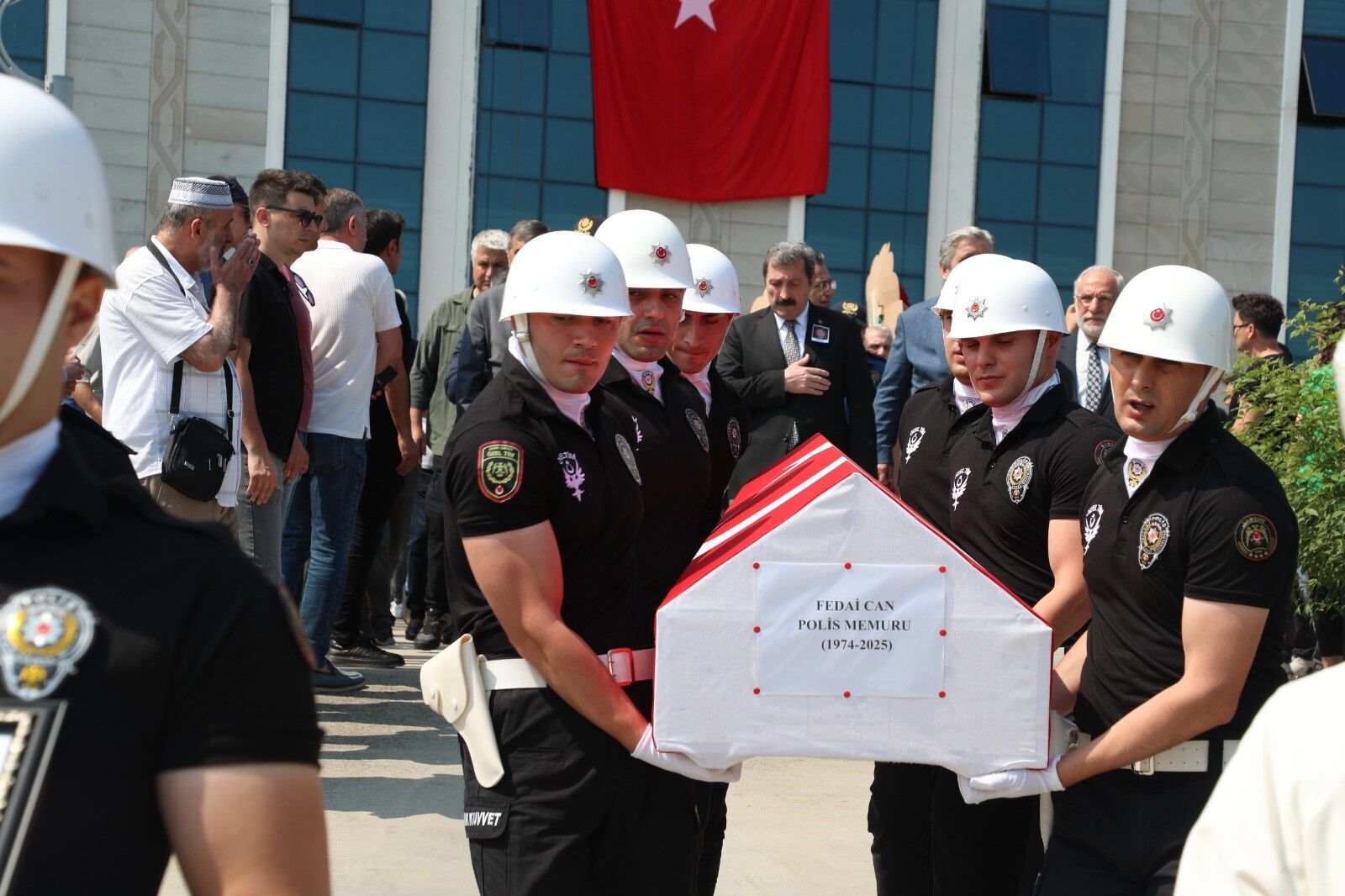 Kalbine Yenik Düşen Polis Memuru Törenle Son Yolculuğuna Uğurlandı (2)