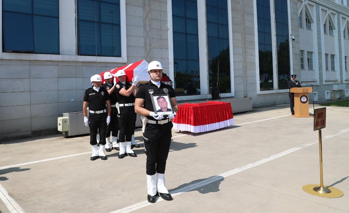 Kalbine Yenik Düşen Polis Memuru Törenle Son Yolculuğuna Uğurlandı (4)