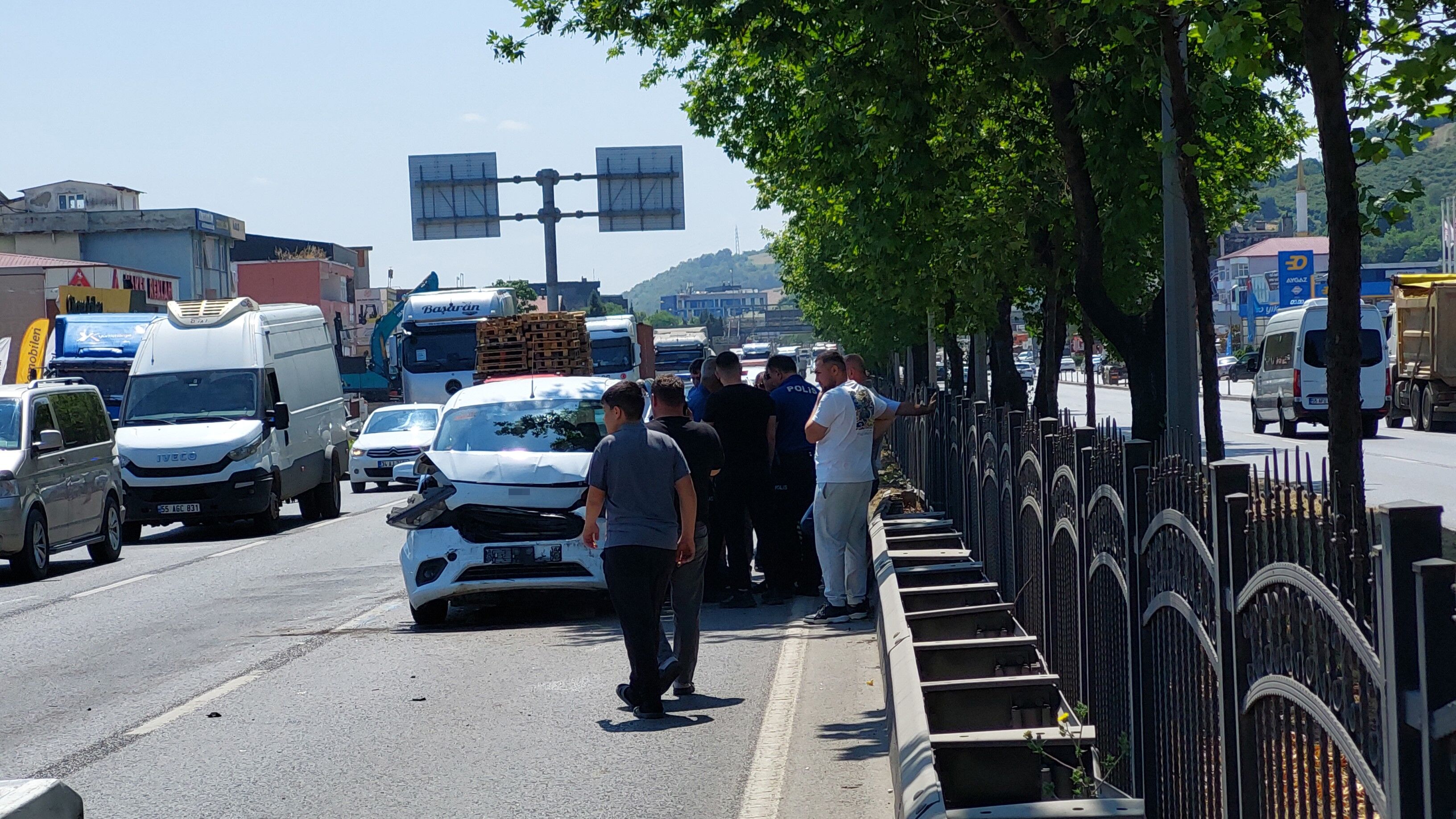 Samsun’da 4 Araçlı Zincirleme Trafik Kazası 2 Yaralı (1)