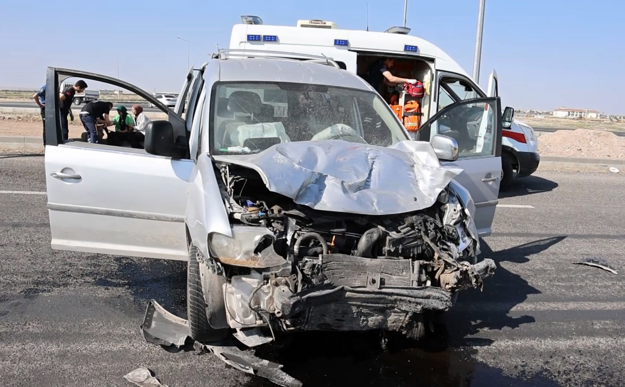 Sınava Giden Araçlar Çarpıştı 1 Ölü, 4'Ü Ağır 10 Yaralı (1)