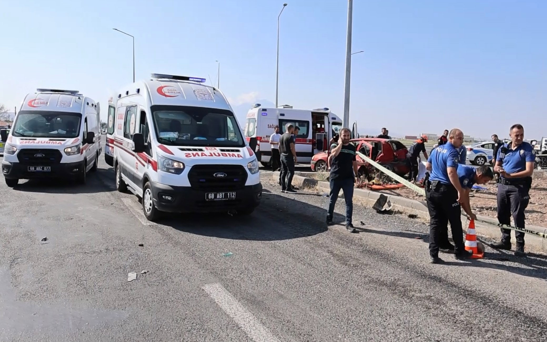 Sınava Giden Araçlar Çarpıştı 1 Ölü, 4'Ü Ağır 10 Yaralı (10)