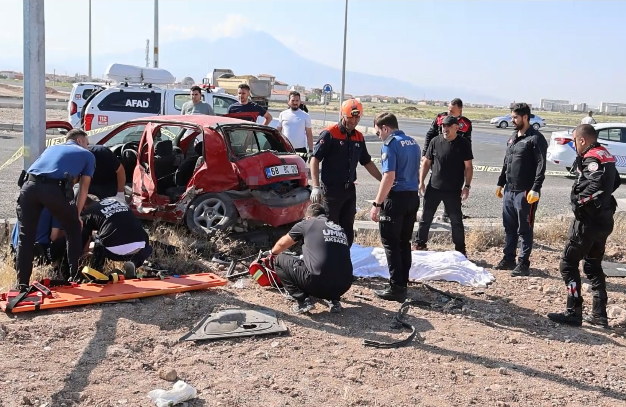 Sınava Giden Araçlar Çarpıştı 1 Ölü, 4'Ü Ağır 10 Yaralı (11)