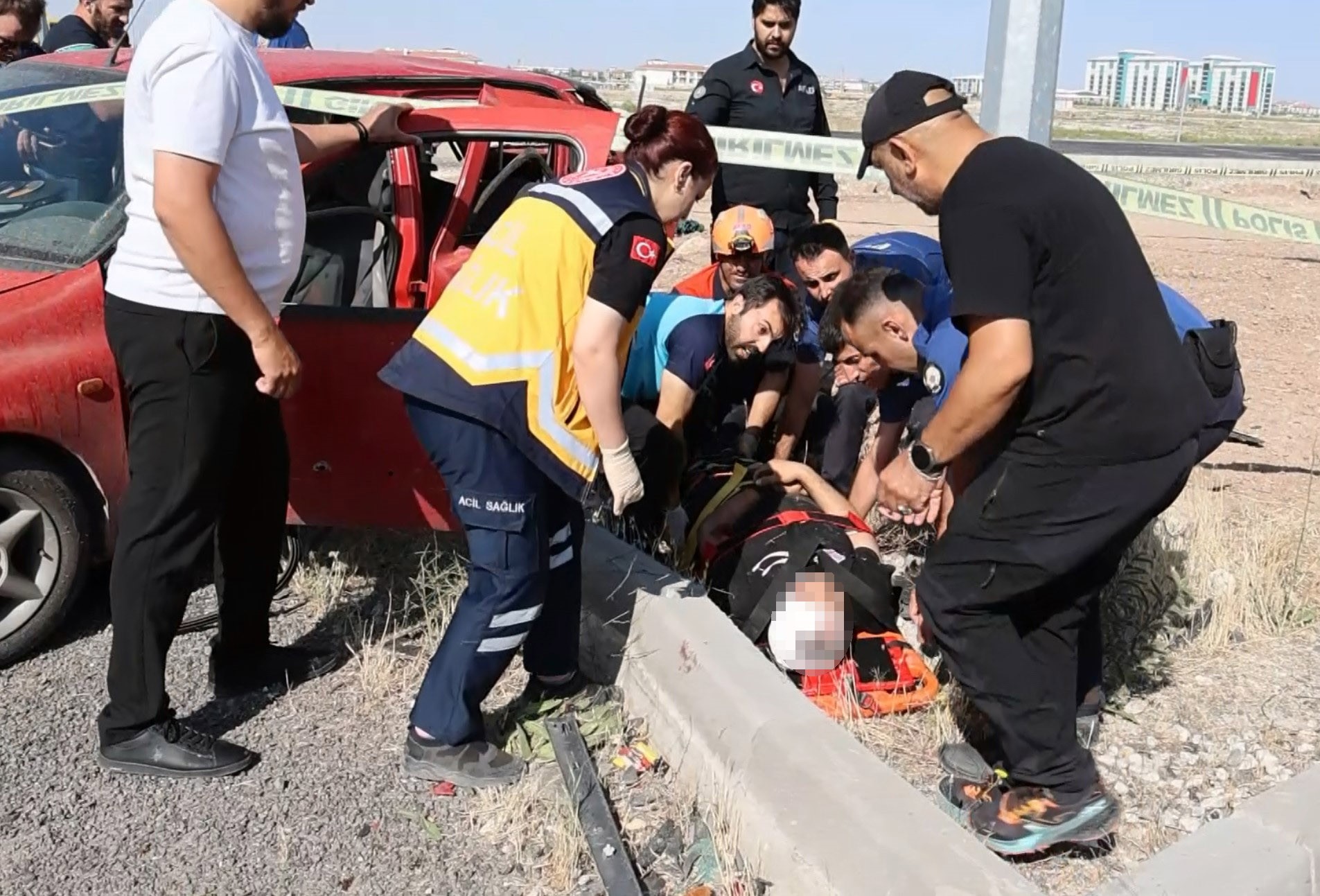 Sınava Giden Araçlar Çarpıştı 1 Ölü, 4'Ü Ağır 10 Yaralı (12)